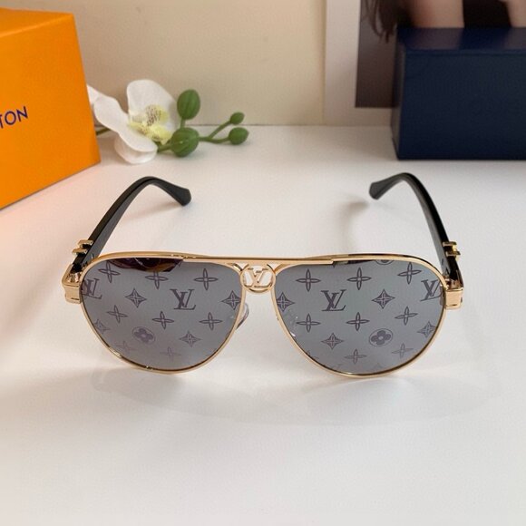 Louis Vuitton Aviator Sunglasses - Picture 5 of 8
